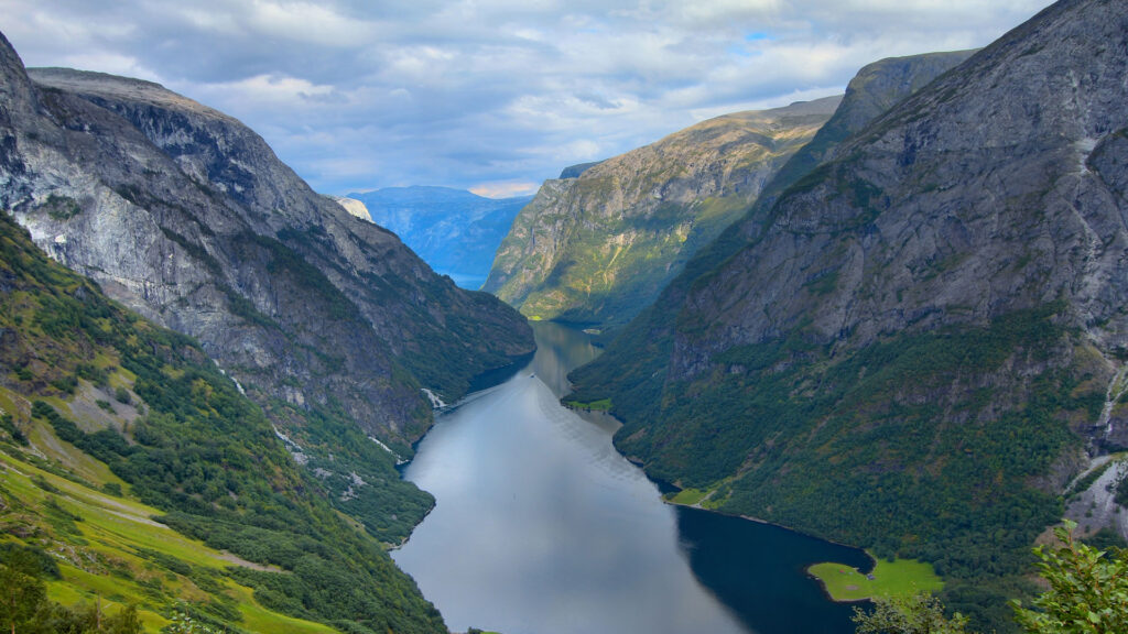 Top Epic Cliffs in Norway